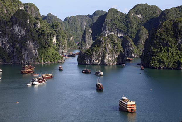 Asie, Vietnam, golfe du Tonkin, baie d'Along, classée au patrimoine mondial par l'Unesco//Asia, Vietnam, gulf of Tonkin, Halong bay classified at the Unesco world heritage